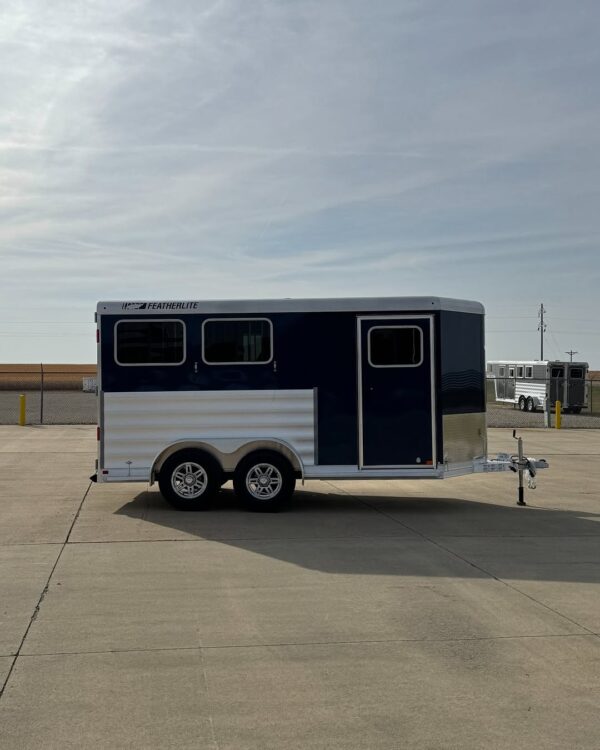 Model 9400 2H bumper pull horse trailer - Image 8