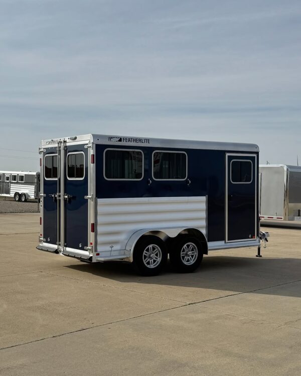 Model 9400 2H bumper pull horse trailer - Image 9