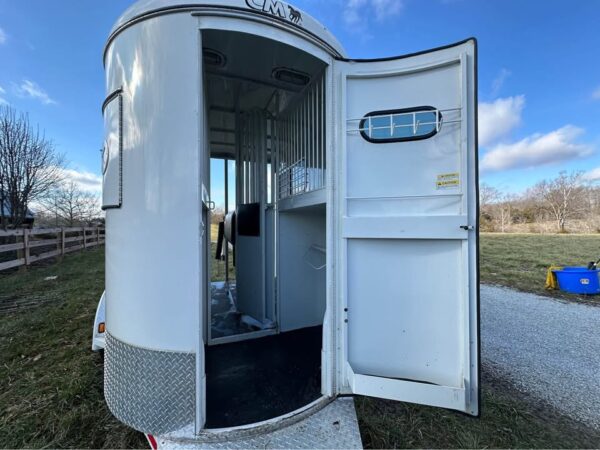 2004 CM Endurance 2 horse bumper pull trailer - Image 5