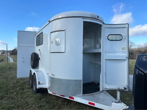 2003 Sundowner Valulite Three Horse Slant Load Gooseneck Trailer