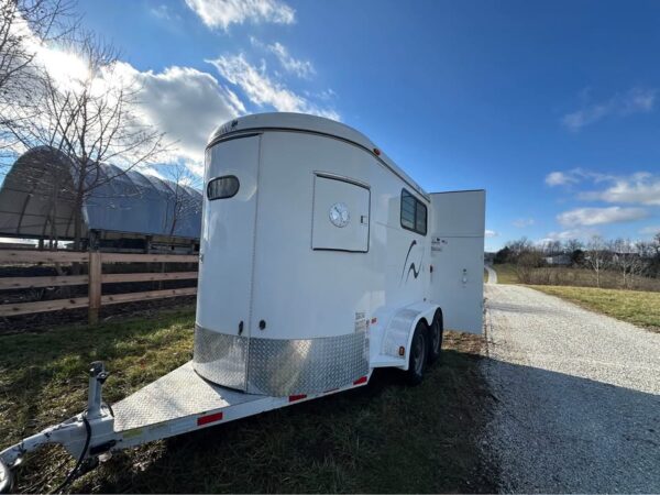 2004 CM Endurance 2 horse bumper pull trailer - Image 7